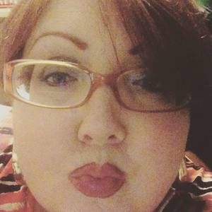 Meet your Posher, Dina