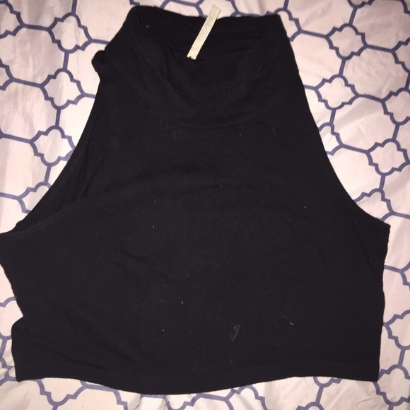 Cropped Turtleneck - Picture 1 of 2