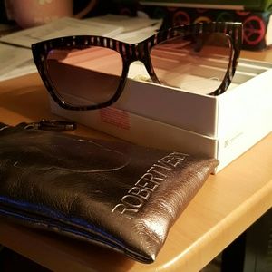 NWOT Robert Verdi Sunglasses with soft case