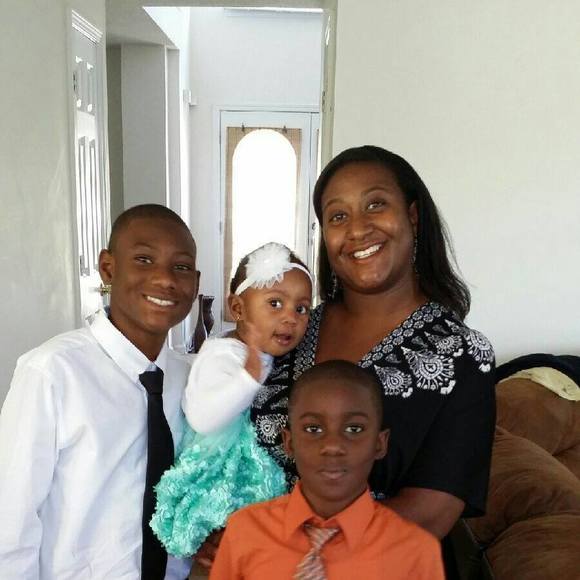 Meet your Posher, Essie