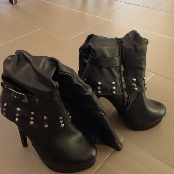 Guess black tall boots.