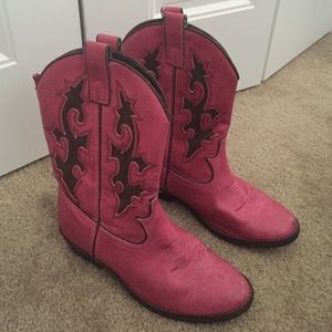 Pink and brown cowboy boots!