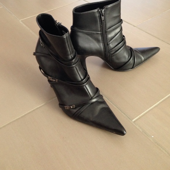 Heeled boots