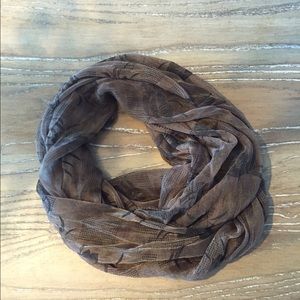 💖FREE WITH FULL PRICE PURCHASE! Sheer scarf NWT