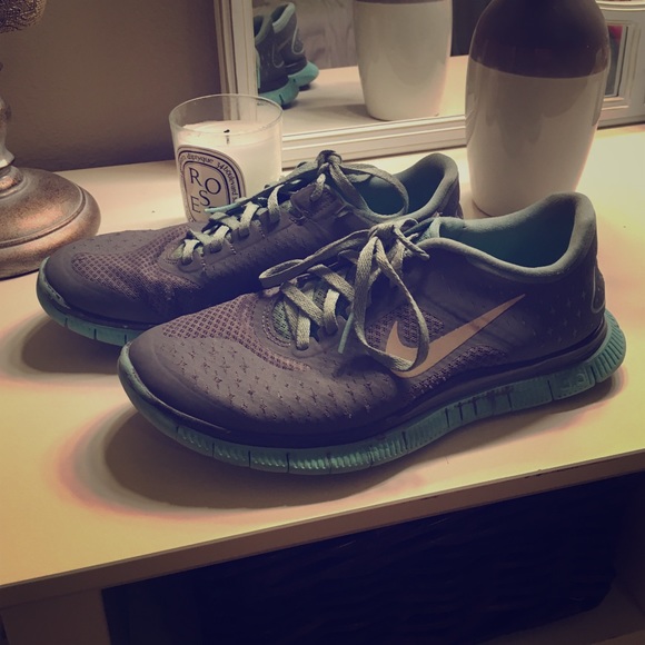 Used Nike tennis shoes