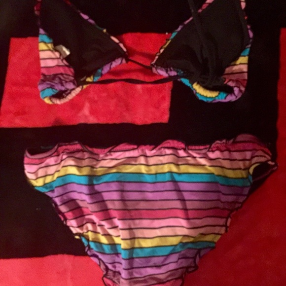 Ruffle bikini - Picture 2 of 2