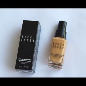 Bobbi Brown Foundation