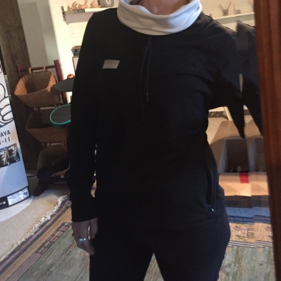 Victoria's Secret loose turtleneck pull over - Picture 4 of 4