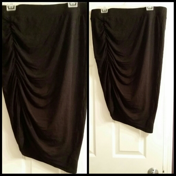 Asymmetrical black bodycon skirt