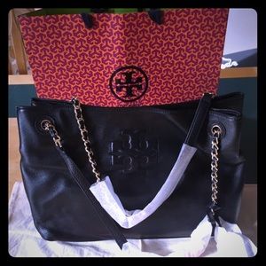 ⚡️FLASH SALE⚡️Tory Burch Thea chain slouchy bag