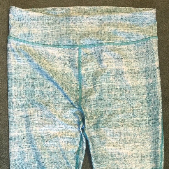 NEW UnderArmour 3/4 Workout leggings M/S Blue🌀