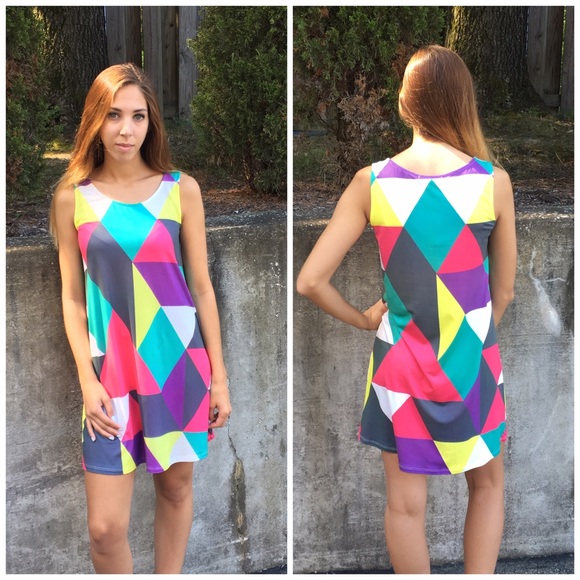 Abstract Shift  Dress - Picture 2 of 4