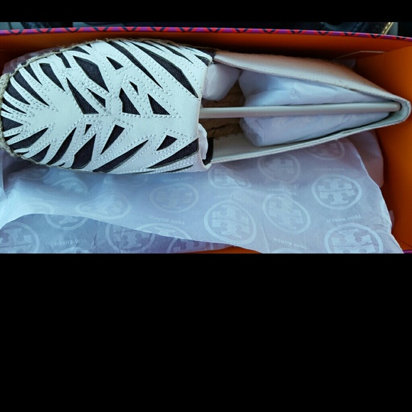 *** SOLD *** NWB AUTH TORY BURCH ESPADRILLES - Picture 2 of 4