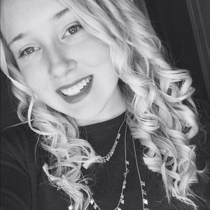 Meet your Posher, Lauren