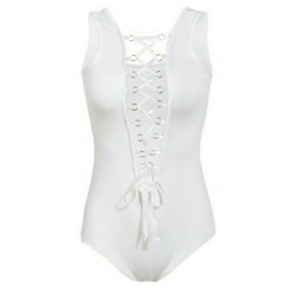 HP | ⭐White Lace Up Sleeveless Bodysuit - Picture 3 of 3