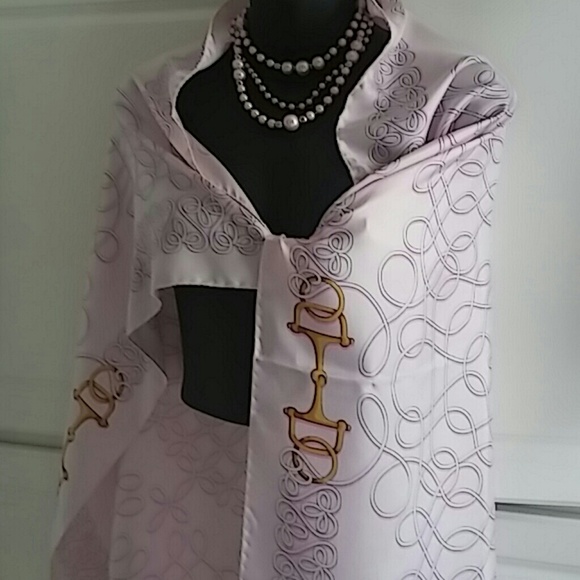 Larioseta Scarf.
