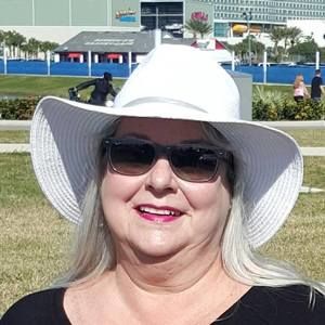 Meet your Posher, Lynn