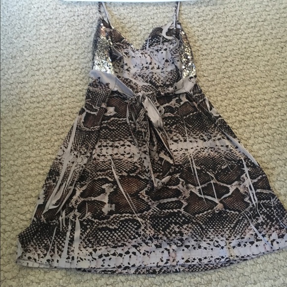 Sequin grey white and black dressy top - Picture 3 of 4