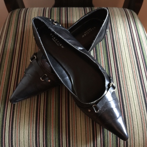Reaction pointy toes
