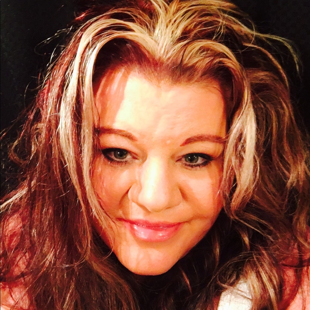 Meet your Posher, Leanna