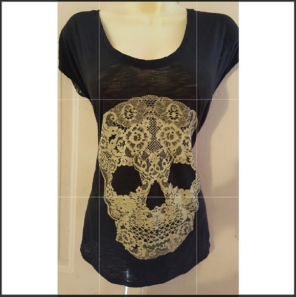 Express Lace Skull Top
