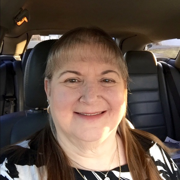 Meet your Posher, Anita