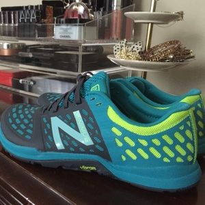 Brand New Women's New Balance Minimus 20V4 Trainer