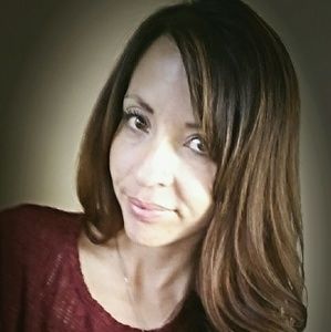 Meet your Posher, Denise