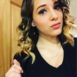Meet your Posher, Courtney