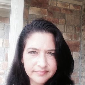 Meet your Posher, Cynthia