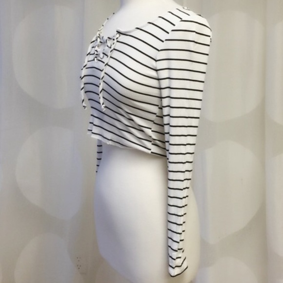 Lace Up Crop Top - Picture 2 of 4