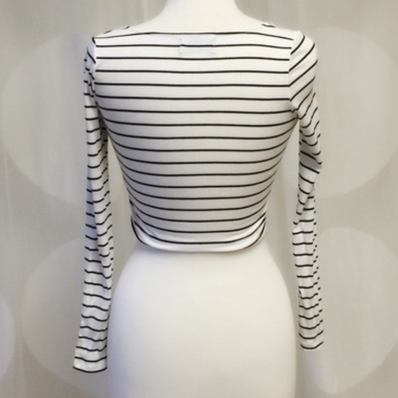 Lace Up Crop Top - Picture 3 of 4