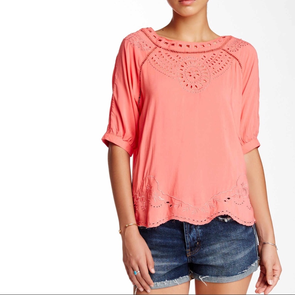 Love Stitch | | Coral Embroidery Raglan Top | | Sz Large