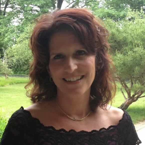 Meet your Posher, Nancy - Picture 1 of 1