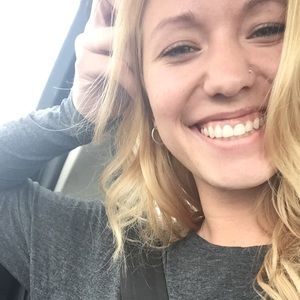 Meet your Posher, Courtney