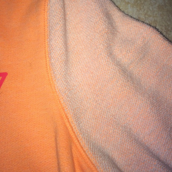 VS Pink pullover - Picture 3 of 3