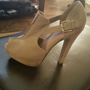 Taupe pumps