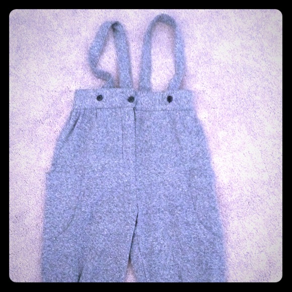 Cutest boys boutique bibs. Size 5