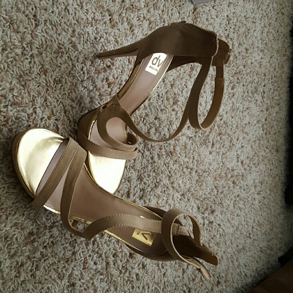 Sandals - Picture 2 of 3