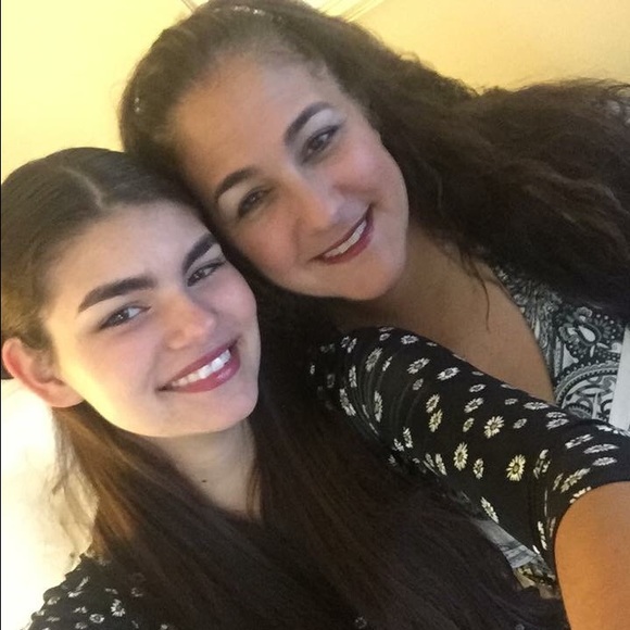 Meet your Posher, Tina - Picture 2 of 6