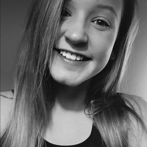 Meet your Posher, Alexis