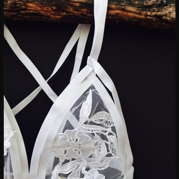 White Lace bralette - Picture 3 of 5