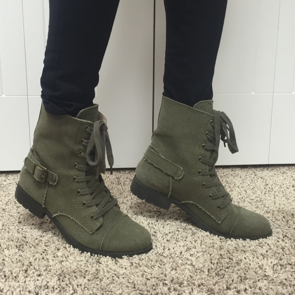 Army green laced combat boots