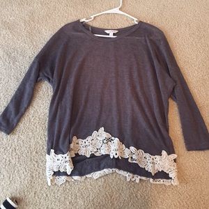 Grey crochet trim long sleeved tee