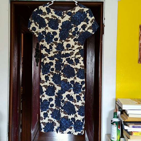 Dress - Picture 3 of 4
