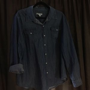 Lightweight denim shirt with white pearl snaps