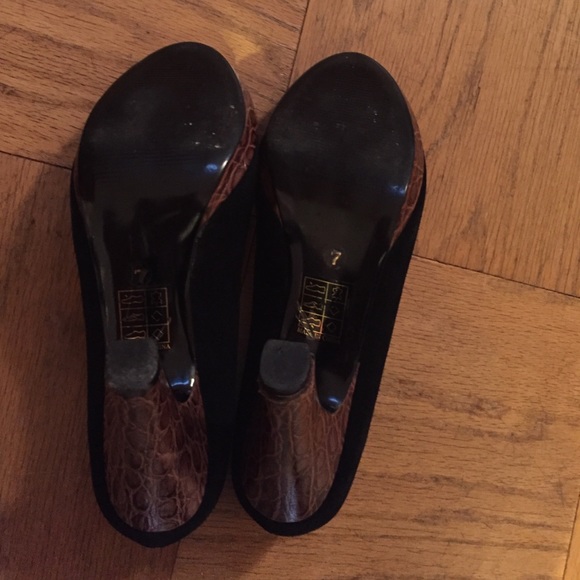 heels - Picture 3 of 3