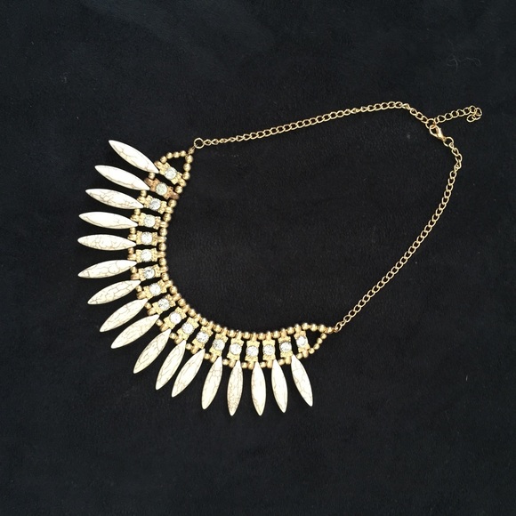 🎉hp🎉NWT stone, diamond, gold statement necklace - Picture 2 of 4