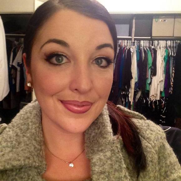 Meet your Posher, Celeste - Picture 1 of 3