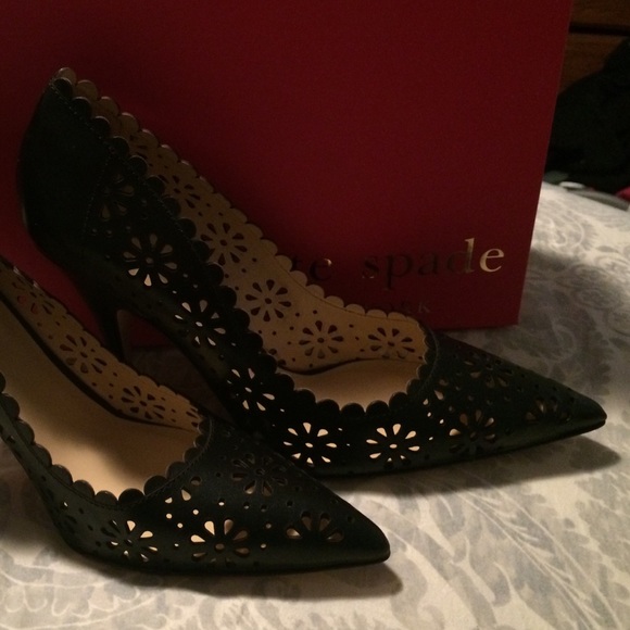 kate spade black pump